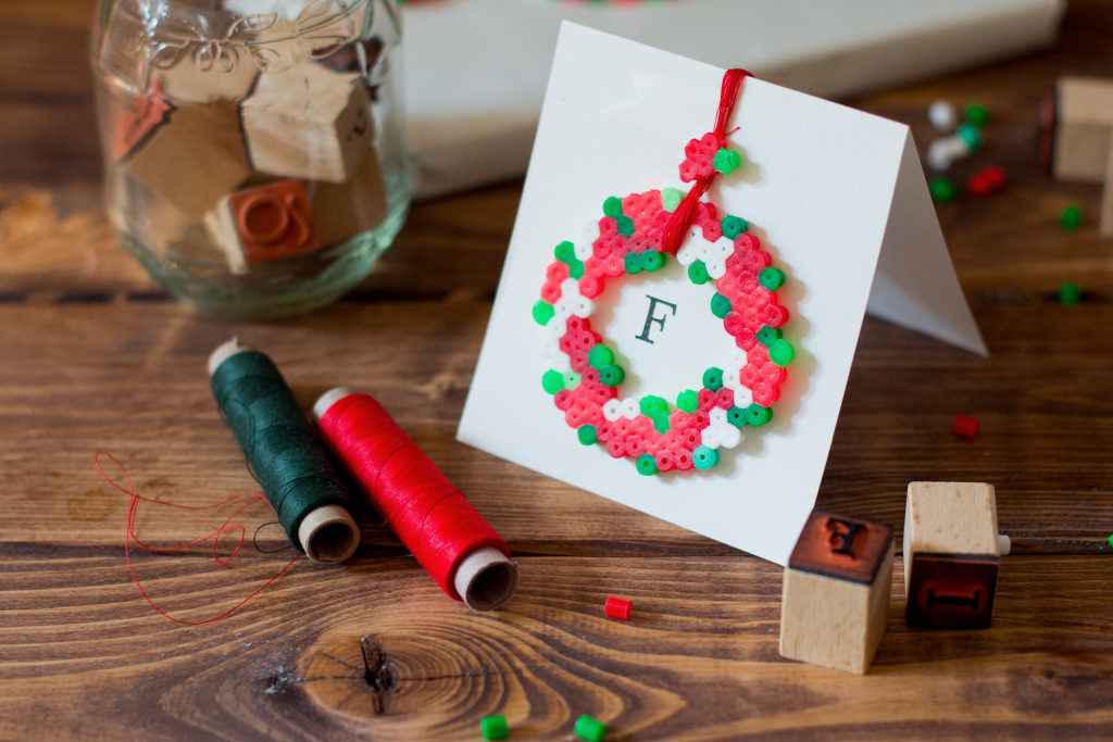 Regali Natale Fai Da Te.Carta Regalo Idee Fai Da Te Con Le Perline Hama