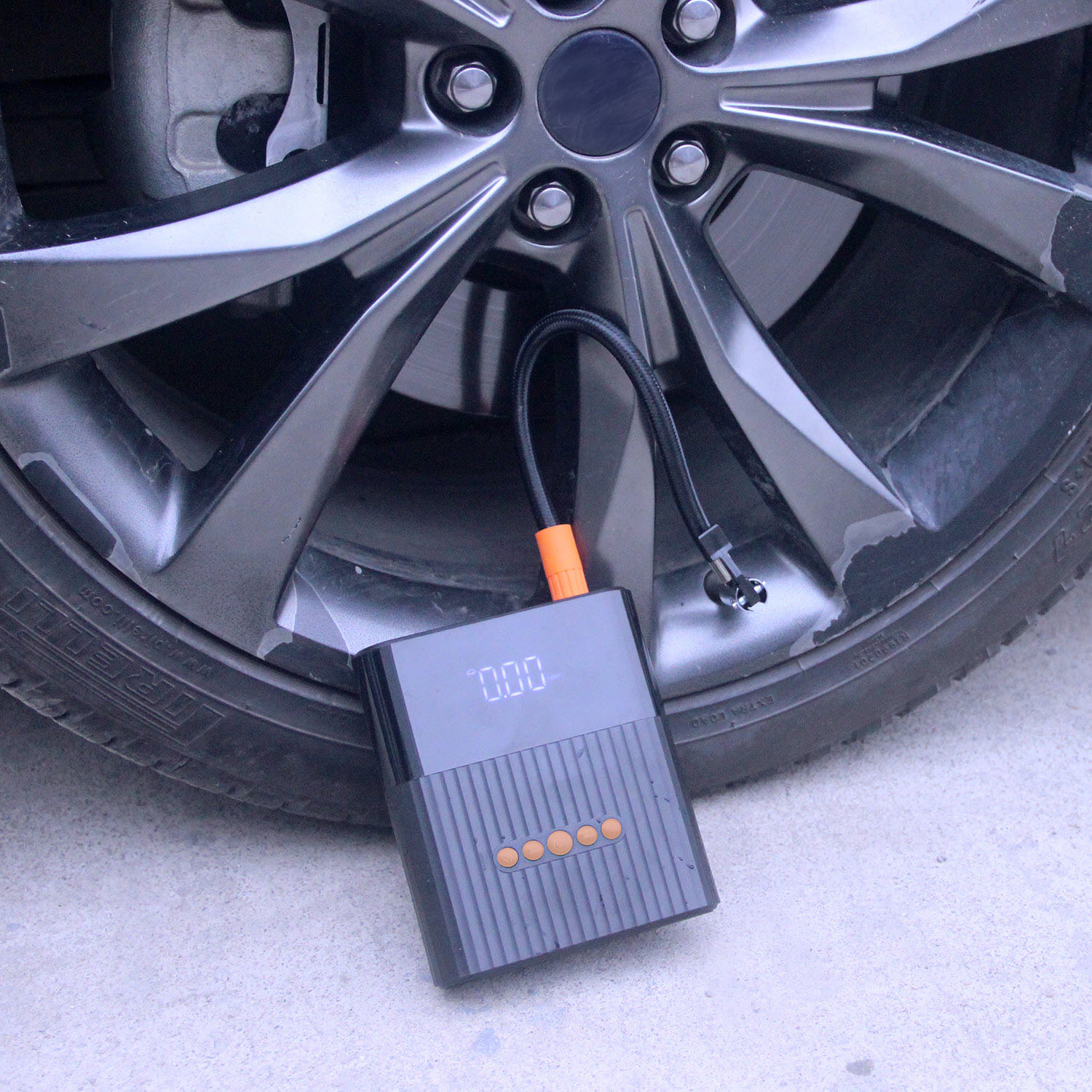 Caricabatterie 3 in 1 con Funzione Avviamento per Auto e Compressore