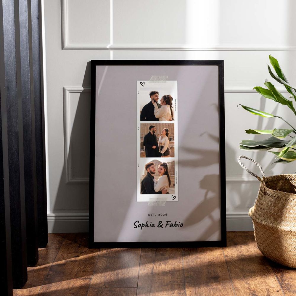 Poster Personalizzato con Strisce Fotografiche e Testo