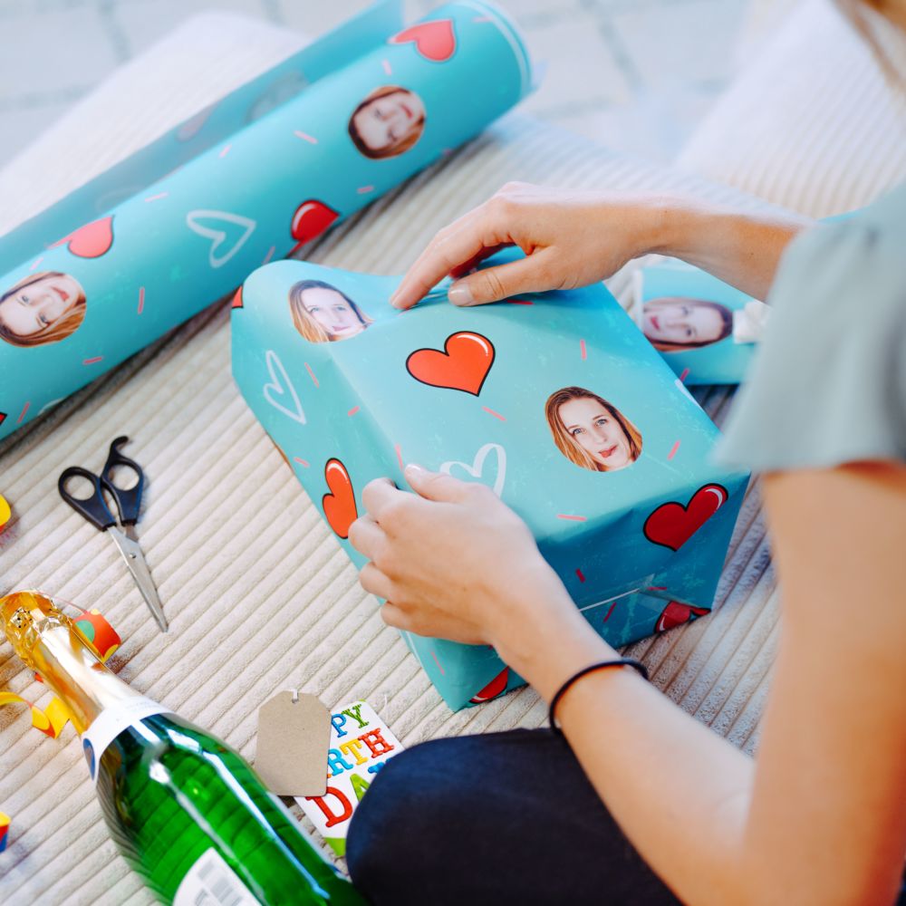 Carta Regalo Personalizzata con Faccia e Sfondi Romantici