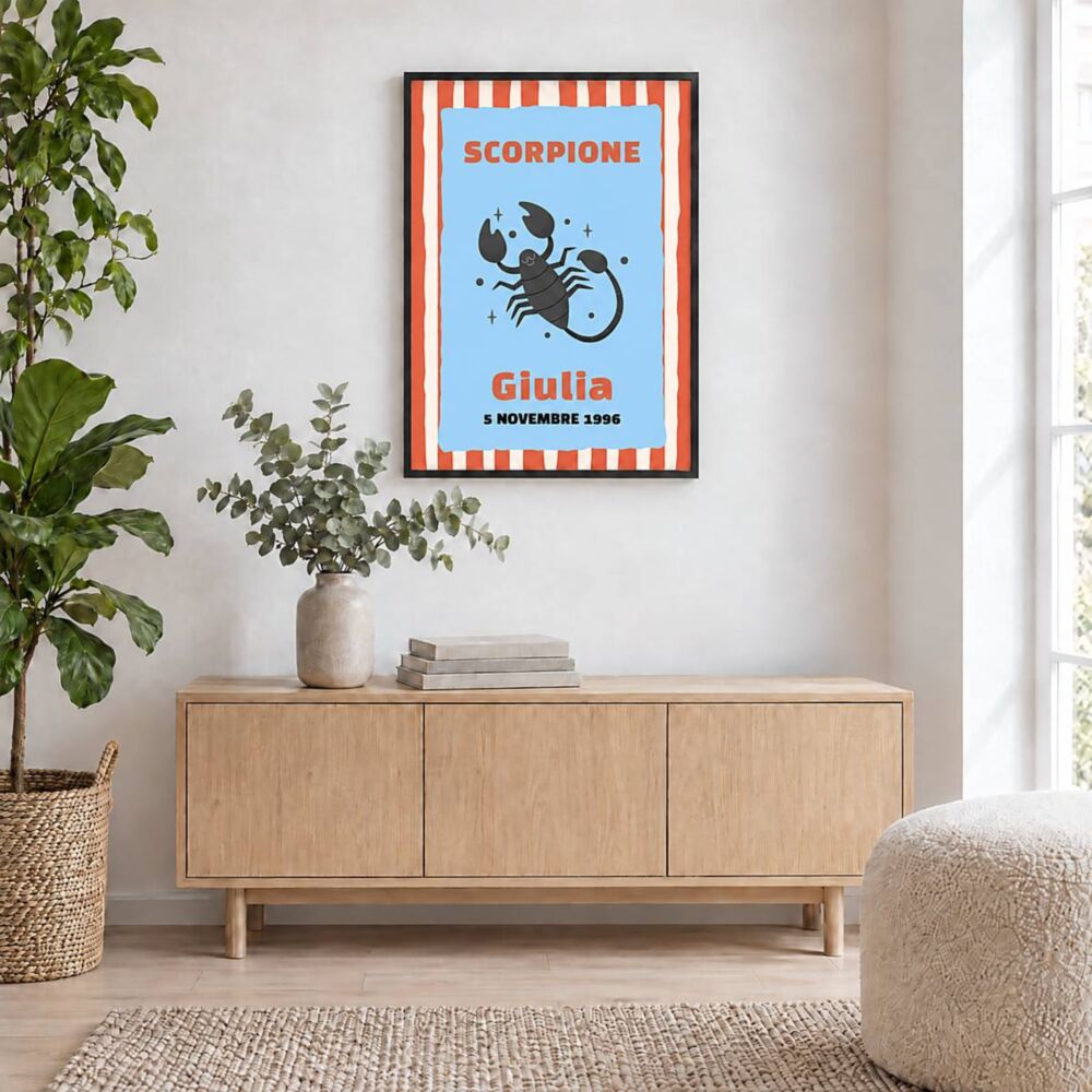 Poster segno zodiacale personalizzato con nome e data – design circo: poster Scorpione per Giulia incorniciato sopra una credenza