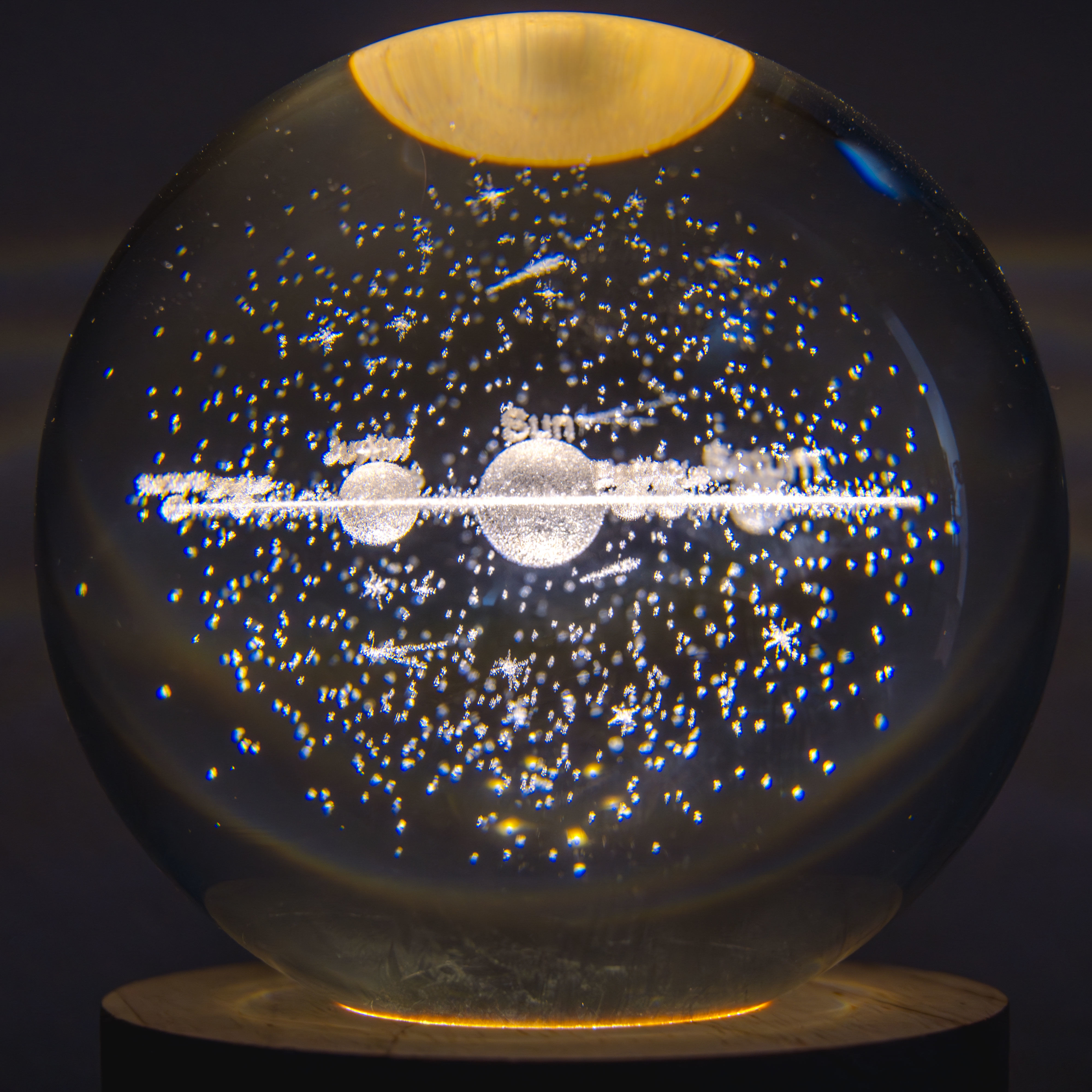 LumiOrb Sfera Di Cristallo WiFi - Display 3D Per Foto E Video, Memoria 4 GB, Ricarica USB-C | Decorazione Per Casa, Regalo Ricordo Speciale