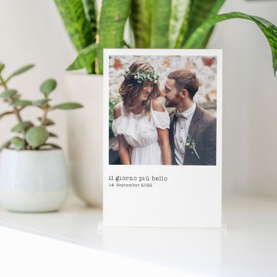 Espositore Personalizzato in Stile Polaroid