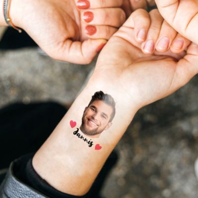 Set di 6 Tatuaggi Personalizzati con Faccia e Testo Set di 6 Tatuaggi Personalizzati con Faccia e Testo