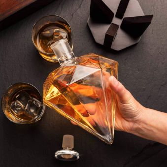 Caraffa a Forma di Diamante