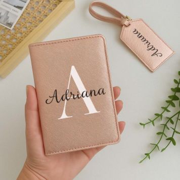 Porta Passaporto Personalizzato e Etichetta per Valigia con Monogramma