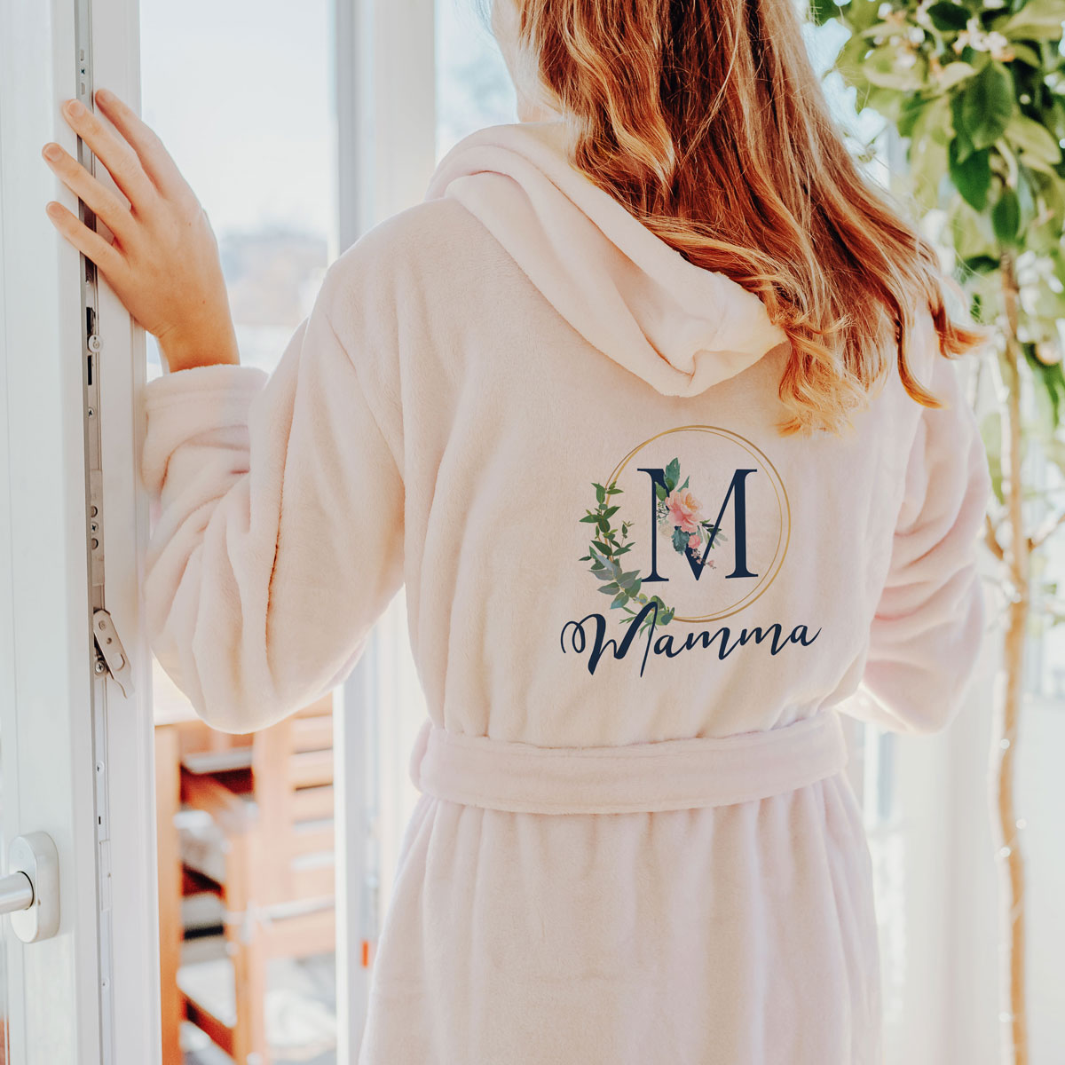 Accappatoio Personalizzato con Monogramma Floreale e Testo regali per la mamma accappatoio personalizzato con monogramma floreale e testo
