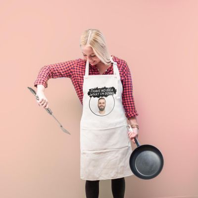 Grembiule da cucina con colore e testo personalizzabile Grembiule da cucina con colore e testo personalizzabile