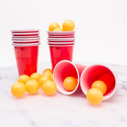 Kit Beer Pong con 24 Palline e 24 Bicchieri di Plastica